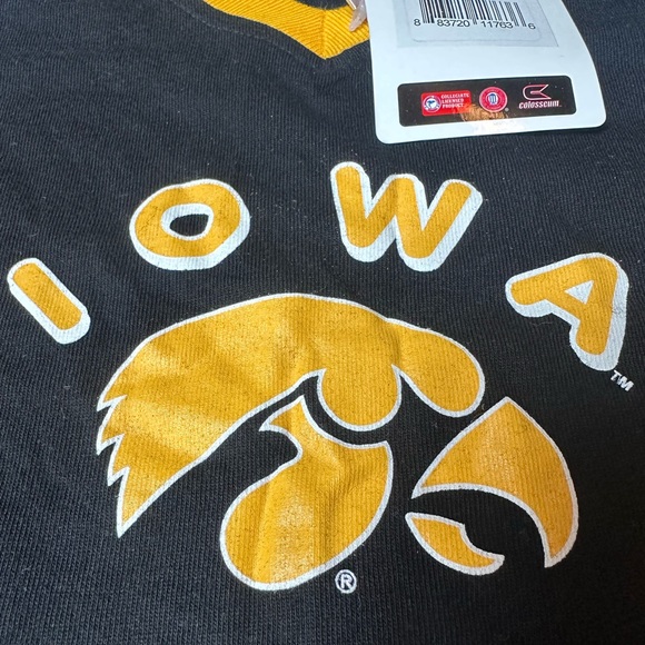NWT Infant Colosseum Black Iowa Hawkeyes Short Sleeve Onsie Size 3-6 Mon - Picture 4 of 6